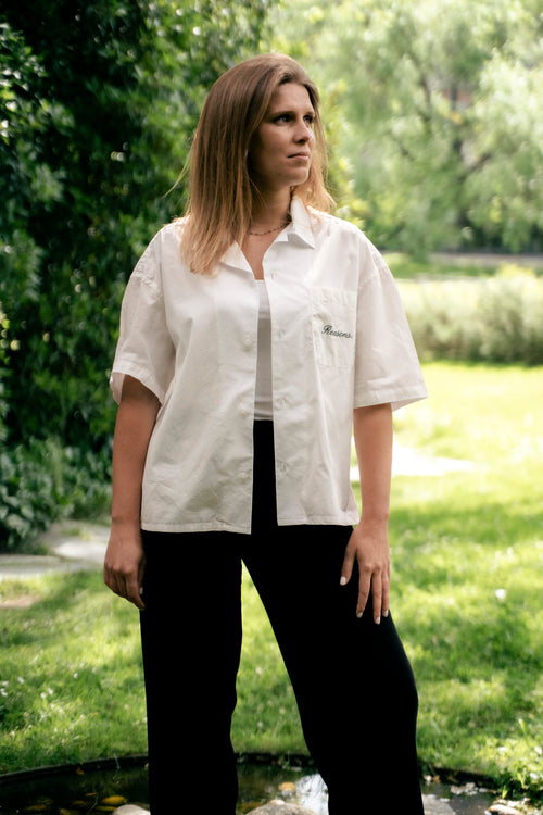 boxy script shirt : ivory