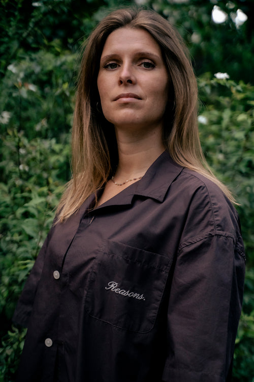boxy script shirt : espresso brown